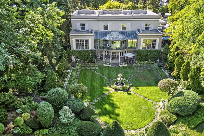 Aerial of a manicured estate garden — London real estate photography by Estate Shutter